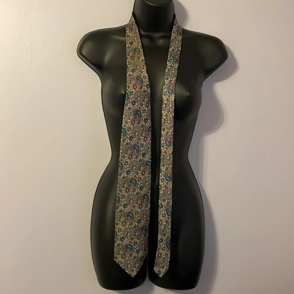Christian Dior Monsieur Gray Peacock Floral Design Silk Made in Italy Necktie